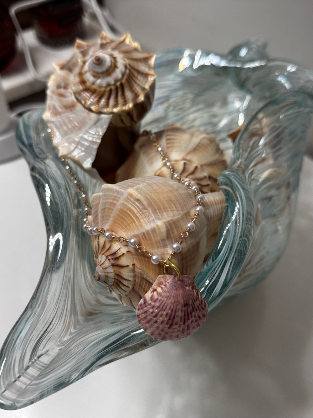 Gold Pearl Chain Necklace with Pink Shell Pendant - Picture 4 of 12